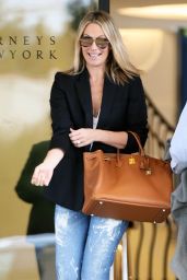Molly Sims - Shopping in Los Angeles 3/11/2016