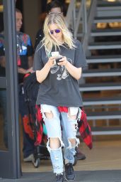 Olivia Dudley Goes Shopping at the Niketown in Hollywood 3/27/2016