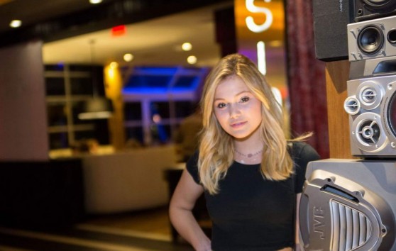 olivia-holt-at-the-hard-rock-hotel-in-palm-springs-march-2016-1