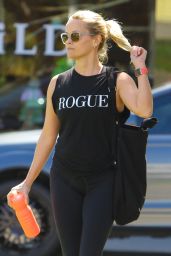 Reese Witherspoon in Leggings - Leaving a Yoga Class in Brentwood, CA, 3/12/2016
