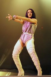 Rihanna Performs at Anti World Tour in Miami, FL 3/15/2016