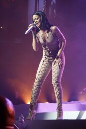 Rihanna Performs at Anti World Tour in Miami, FL 3/15/2016