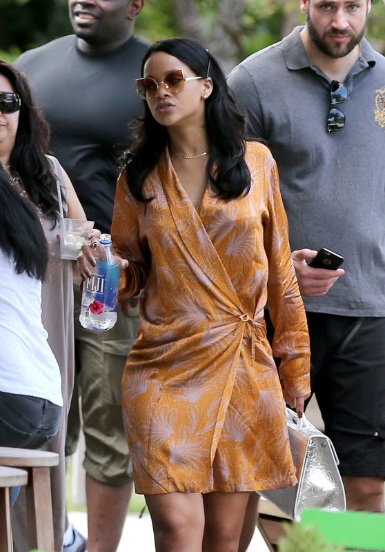 Rihanna Style - Out in Miami, 3/14/2016 