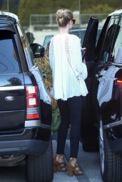 Rosie Huntington-Whiteley - Out in Los Angeles, 3/30/2016 