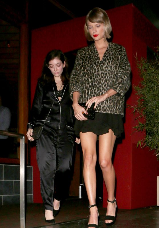 Taylor Swift Night Out Style - Leaving Roku Sunset Restaurant in West Hollywood 3/25/2016 
