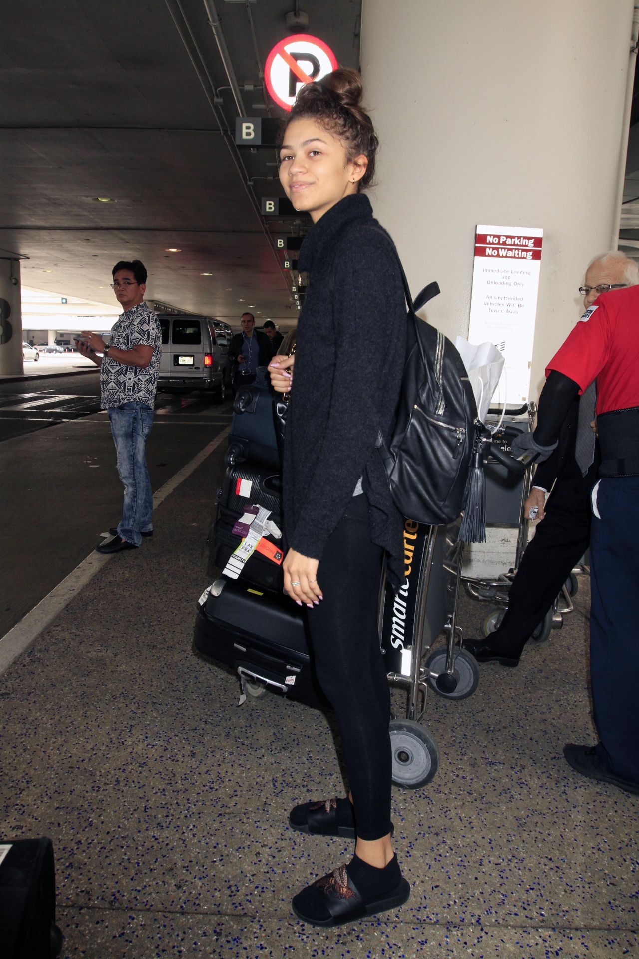 Zendaya Airport Style - at LAX in Los Angeles 3/10/2016 • CelebMafia