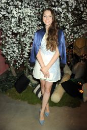 Amy Forsyth – Alice + Olivia Fashion Show at Neuehouse Hollywood in Los Angeles