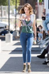 Bella Thorne in Tight Jeans - On the Set of 
