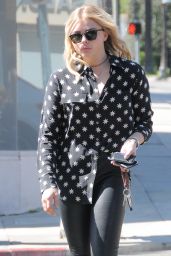Chloë Grace Moretz Street Style - Shopping at Rite Aid in Beverly Hills 4/18/2016