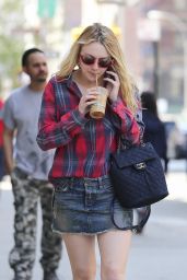 Dakota Fanning Getting Coffee in New York City, April 2016 