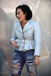 Demi Lovato Goofing Off in Los Angeles 4/28/2016