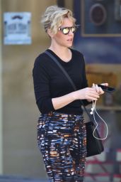 Elizabeth Banks - Out For Coffee in Vancouver 4/20/2016
