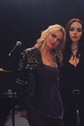 Elizabeth Gillies – Twitter and Instagram Personal Pics 4/5/2016