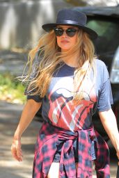 Fergie Street Style - Out in Los Angeles 4/21/2016