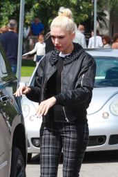 Gwen Stefani in Plaid Pants - Leaving Church in Studio City 4/10/2016