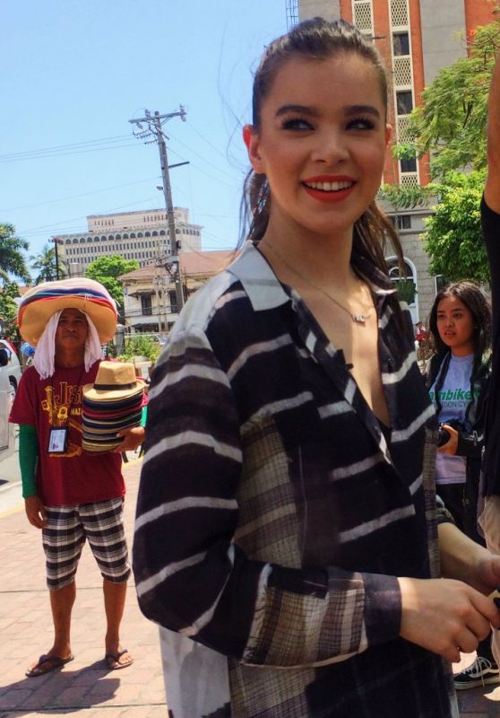 Hailee Steinfeld - Out in Manila, Philippines 4/9/2016 