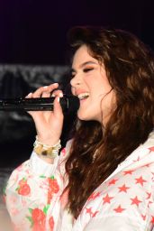 Hailee Steinfeld Performing at the Chum FM Breakfast in Barbados, April 2016