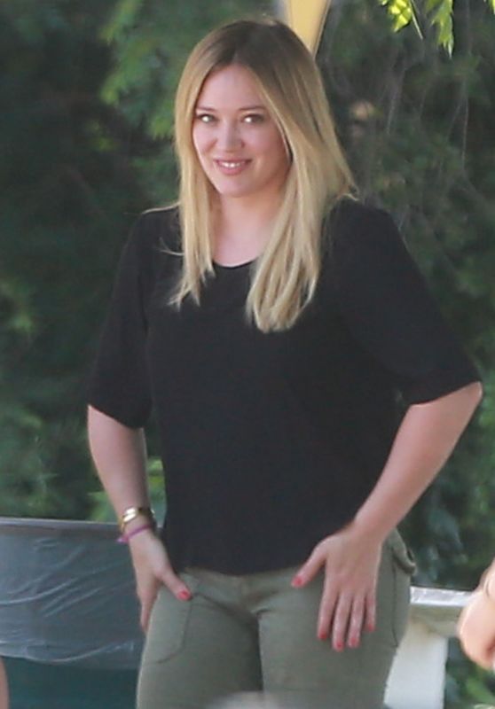 Hilary Duff at a Park in Studio City 4/20/2016