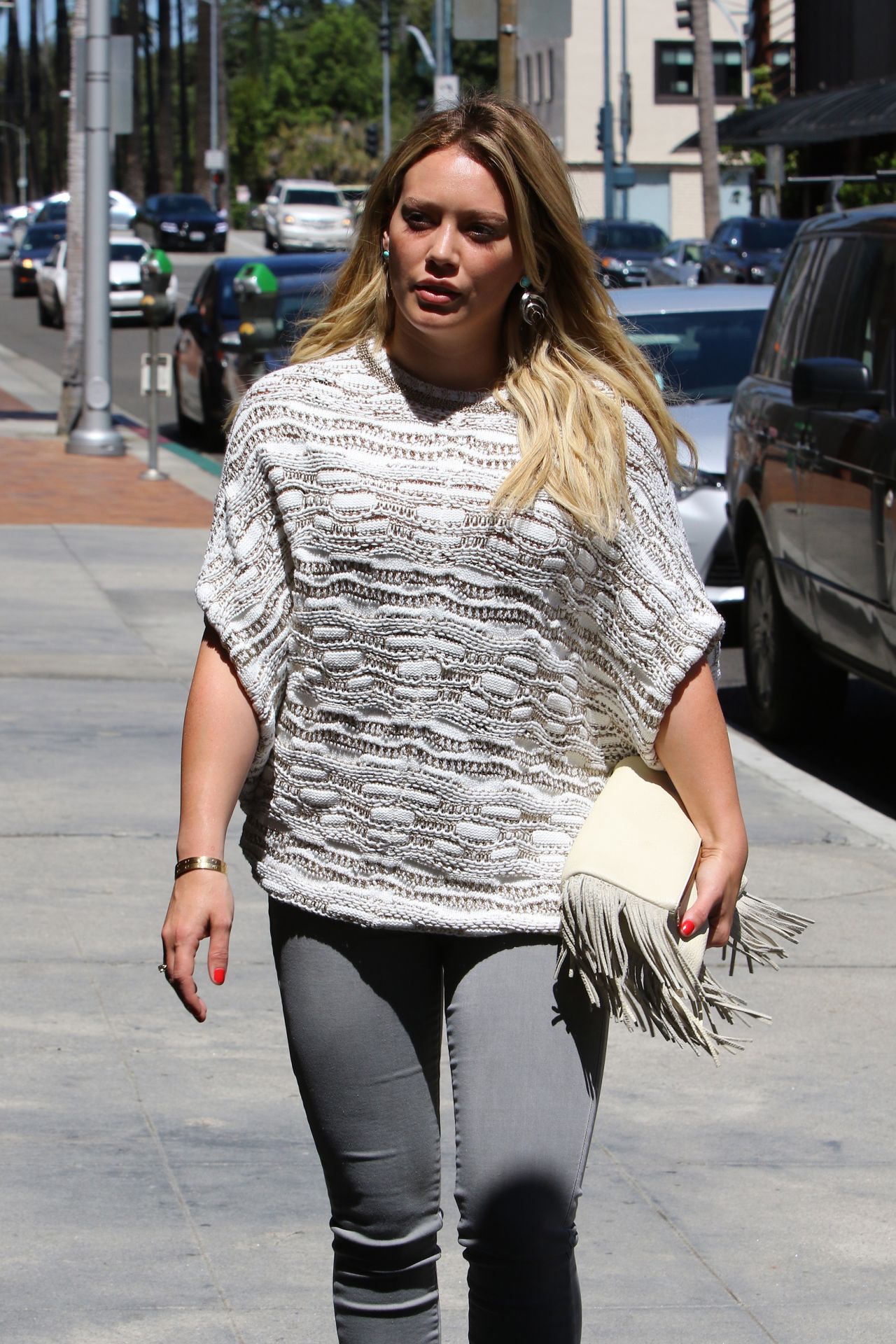 Hilary Duff Casual Style Out In Beverly Hills 4 16 2016