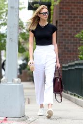 Karlie Kloss Outfit Ideas - Enjoying a Coffee and a Stroll Around New York City  4/25/2016