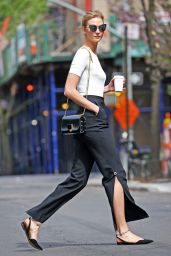 Karlie Kloss Outfit Ideas - New York City 4/28/2016 • CelebMafia