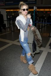 Kate Hudson at LAX Airport in Los Angeles 4/13/2016