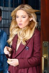 Kate Hudson Looks Marvelous in Maroon - Heading to the 