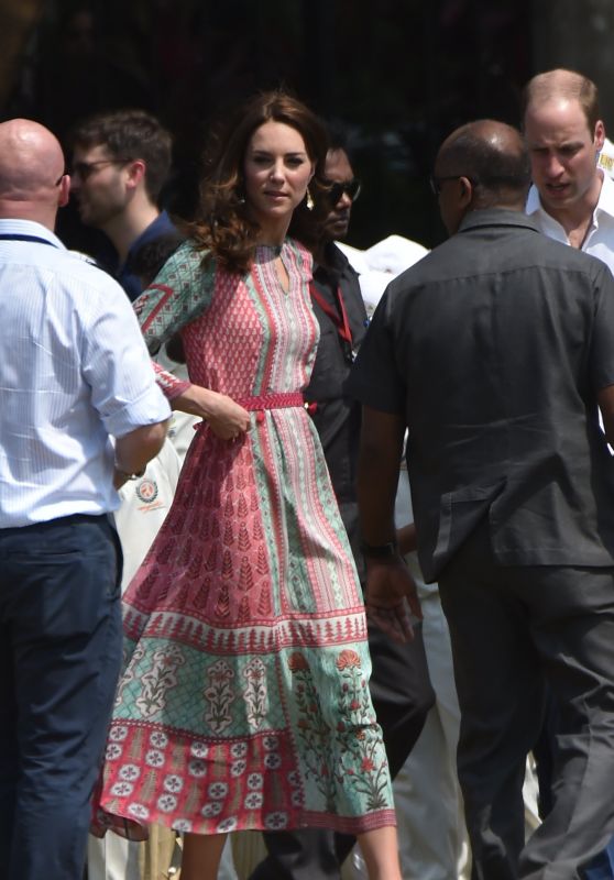 Kate Middleton Get a Chance to Say a Big Hello to Mumbai 4/10/2016