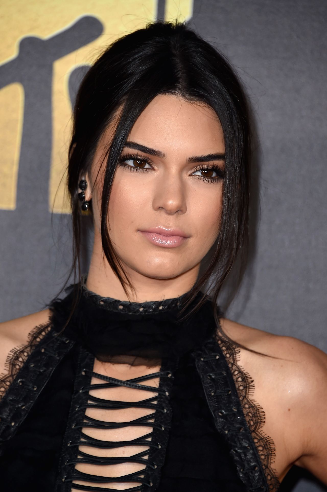 Kendall Jenner 2016 Mtv Movie Awards In Burbank Ca