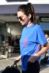 Kendall Jenner at Cheesecake Factory in Beverly Hills 4/02/2016 