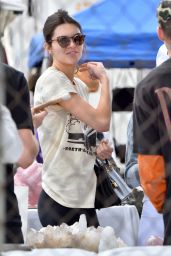 Kendall Jenner Street Style - Shopping in Pasadena 4/10/2016 