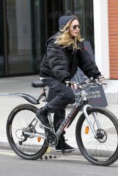 Madonna - Casually Cycling Through the Streets of London 4/18/2016