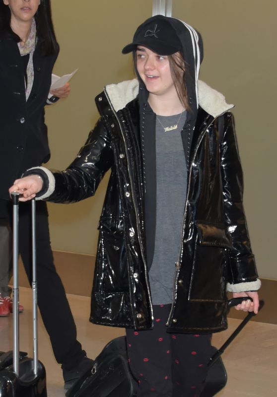 Maisie Williams - Arriving in Tokyo, Japan 4/18/2016