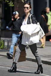 Olivia Wilde Street Fashion - Shopping in New York City 4/14/2016