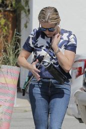 Reese Witherspoon in Jeans - Out in Santa Monica 4/12/2016