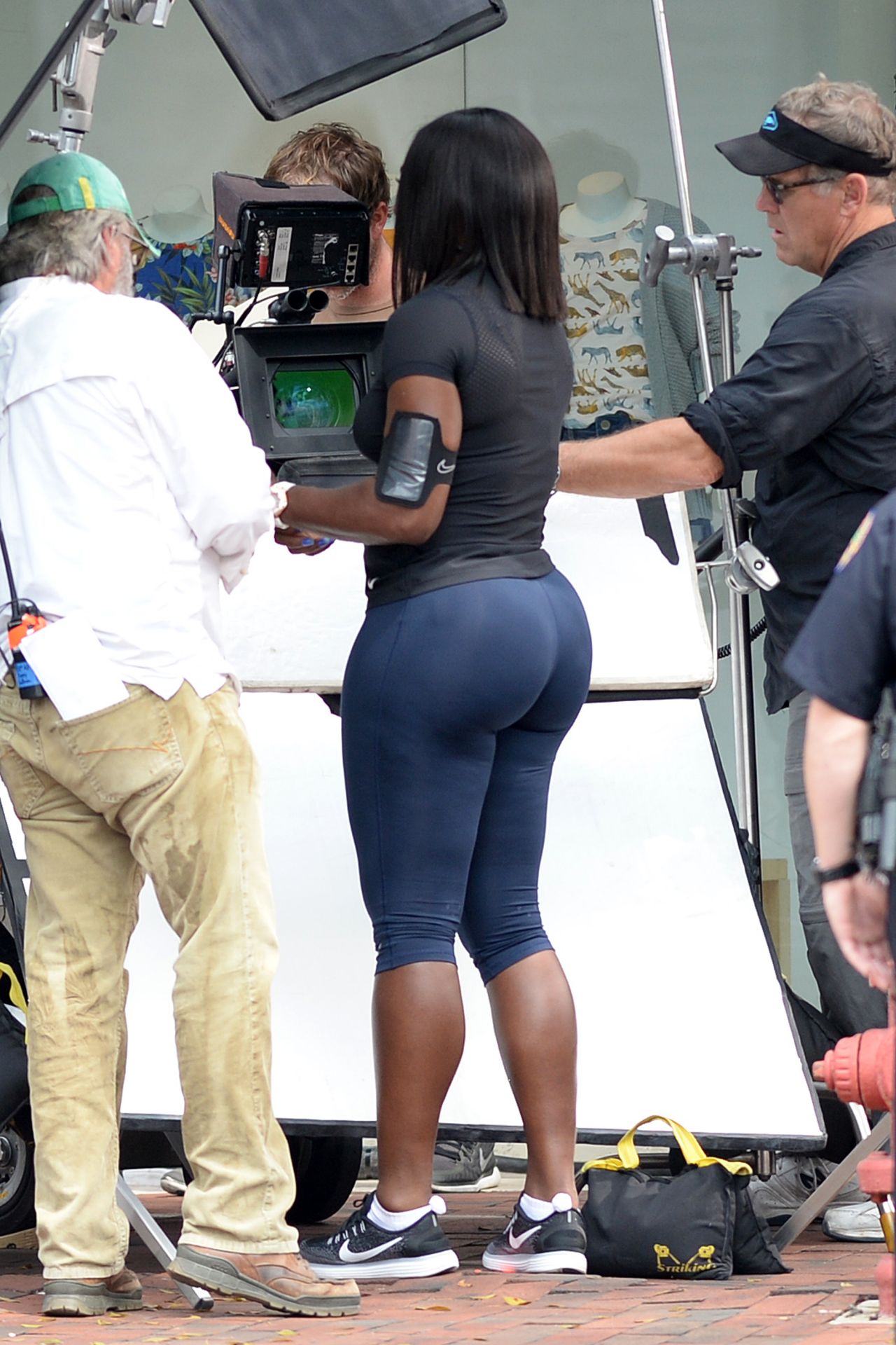 Serena Williams Shows Off Her Famous Curves in Tight Workout Gear - Florida 4/4/2016