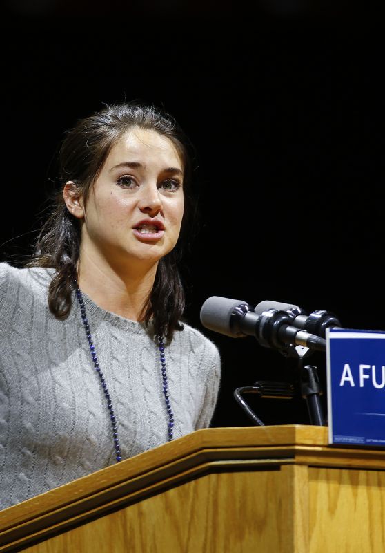 Shailene Woodley - Speaking at a Bernie Sanders Rally in Madison, Wisconsin 4/3/2016