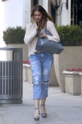 Sofia Vergara - Stopping by the Epione Skin Care Center in Beverly Hills 4/25/2016