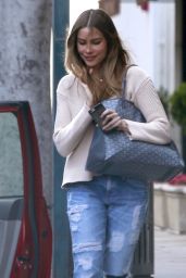 Sofia Vergara - Stopping by the Epione Skin Care Center in Beverly Hills 4/25/2016