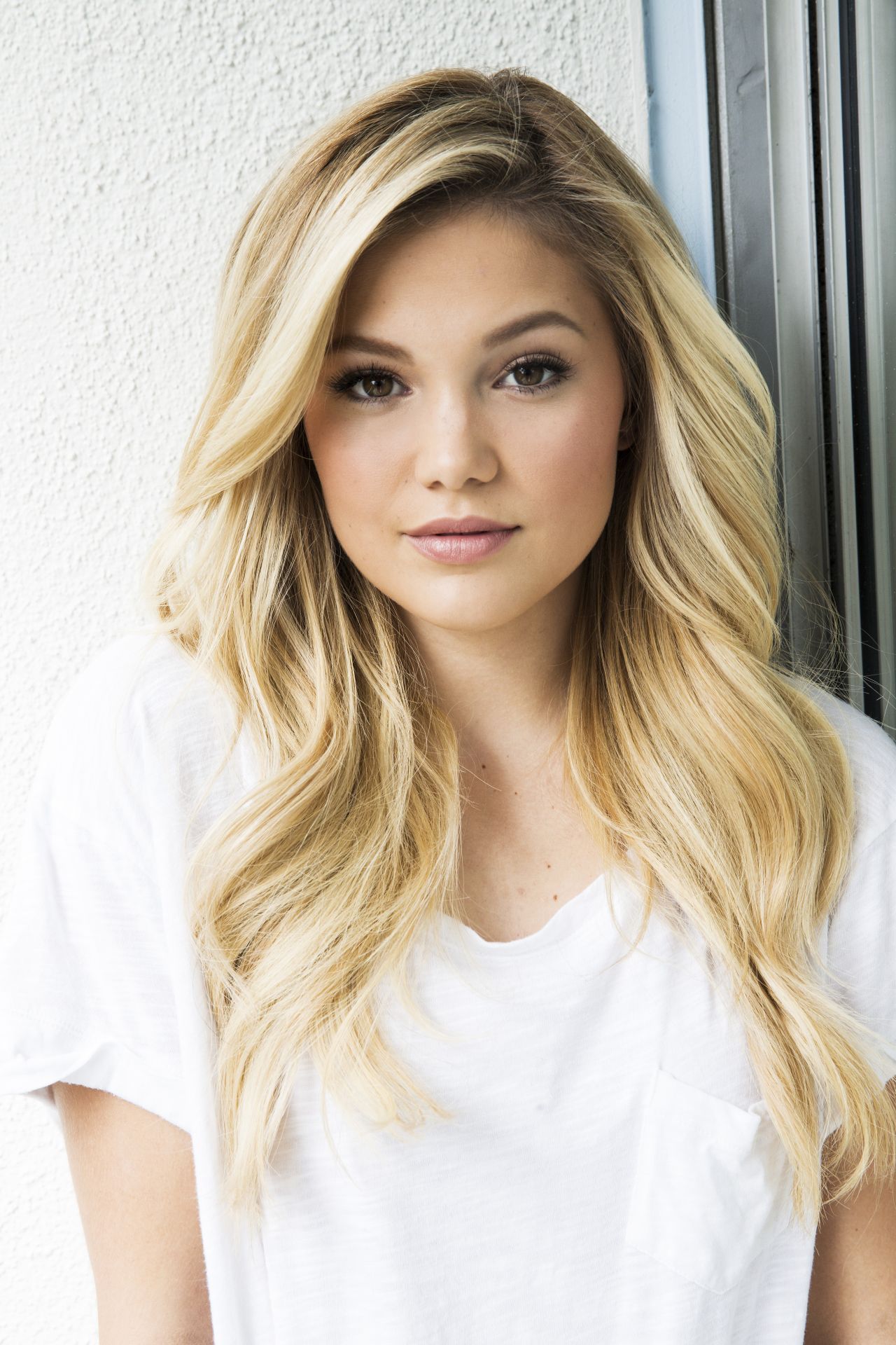 top-20-celebrity-under-20-hot-list-olivia-holt-1-celebmafia