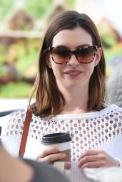 Anne Hathaway - Goes to The Farmers Market, Los Angeles 5/8/2016