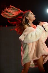 Ariana Grande - The Village at 102.7 KIIS FM