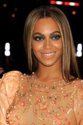 Beyonce – Met Costume Institute Gala 2016 in New York