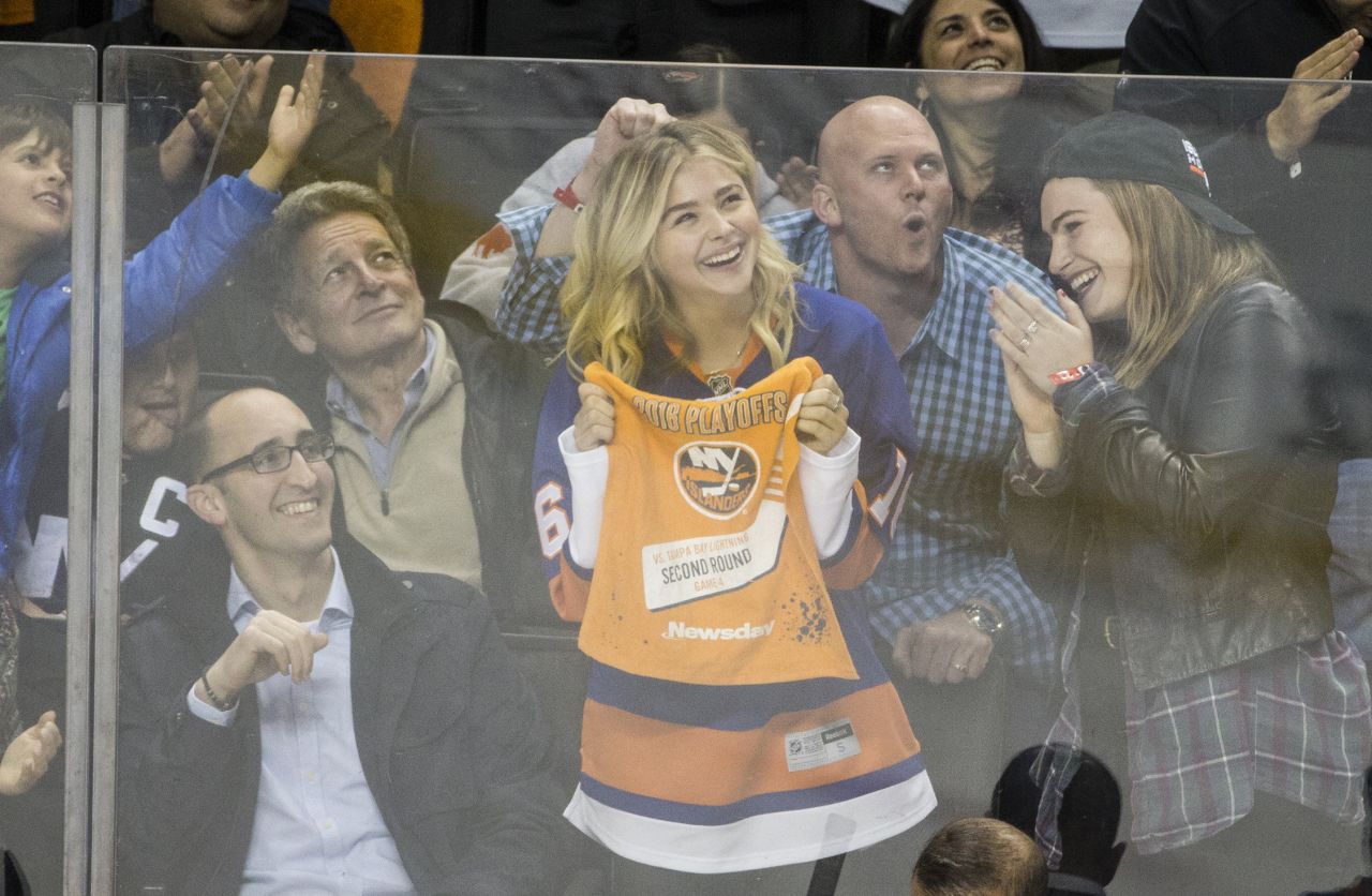 Chloe Grace Moretz Attends NY Islanders Game – BeautifulBallad