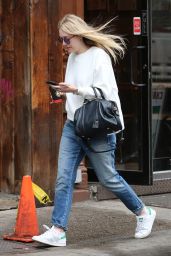 Dakota Fanning Street Style - Out in SoHo, New York City 5/5/2016