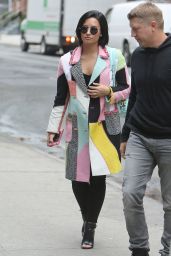 Demi Lovato Style Inspiration - Heading to a Studio in New York 5/2/2016