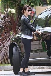 Emma Stone Booty in Tights - Out in Los Angeles 5/7/2016 