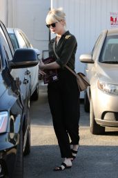Emma Stone Leaves a in Weho 5/24/2016