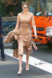 Gigi Hadid Chic Outfit - New York City 5/9/2016 