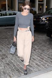 Gigi Hadid Outfit Ideas - Shopping at 